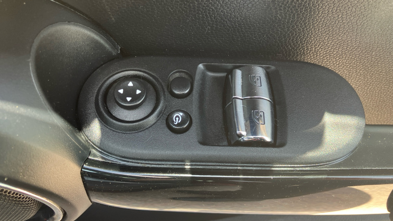 MINI Hatchback 1.5 Cooper Exclusive II 3dr Auto [Comfort/Nav Pck] Petrol Hatchback